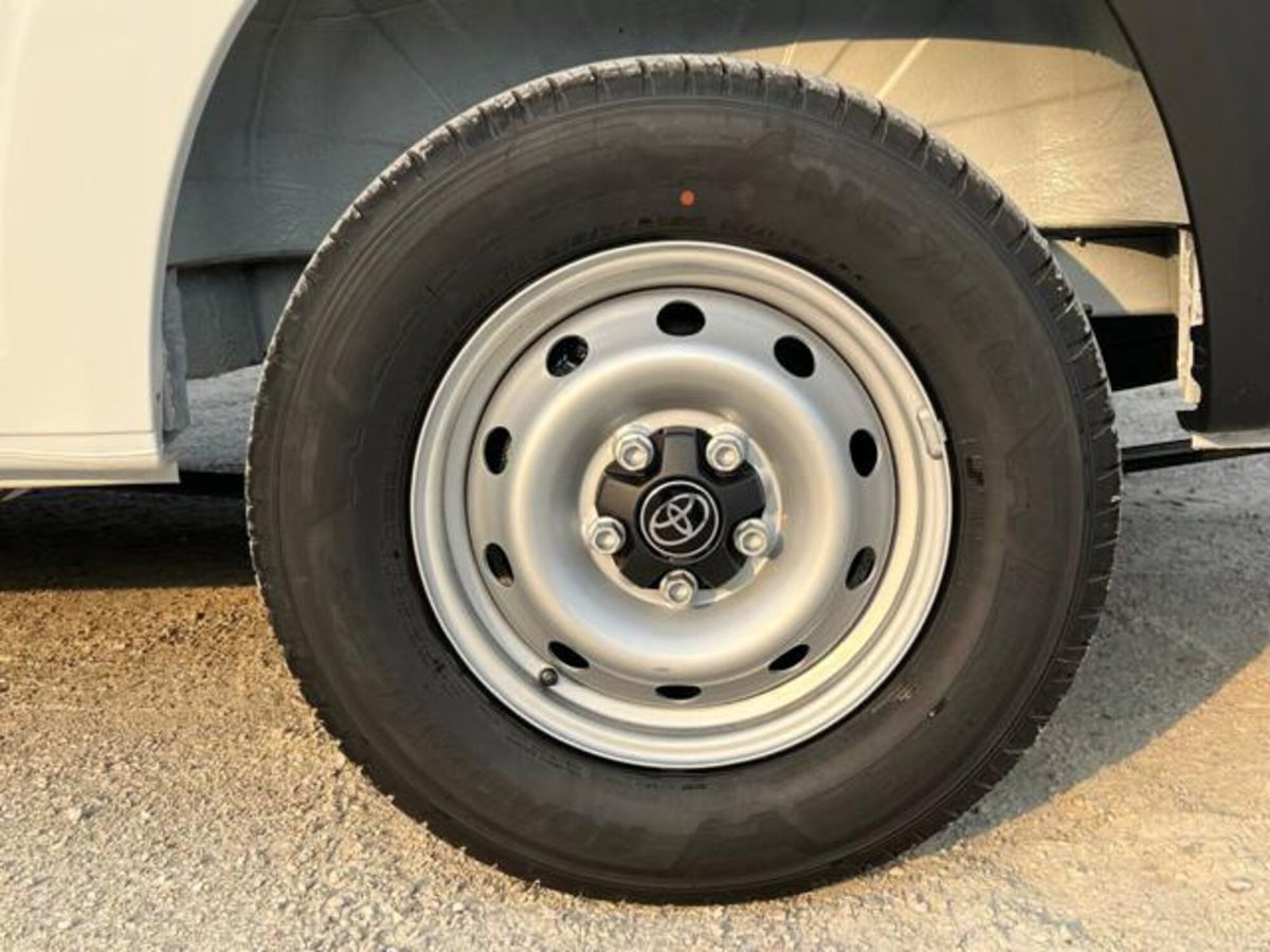 Toyota Proace Max Furgone Max 33 2.2d 120cv L2H2 Business (8)