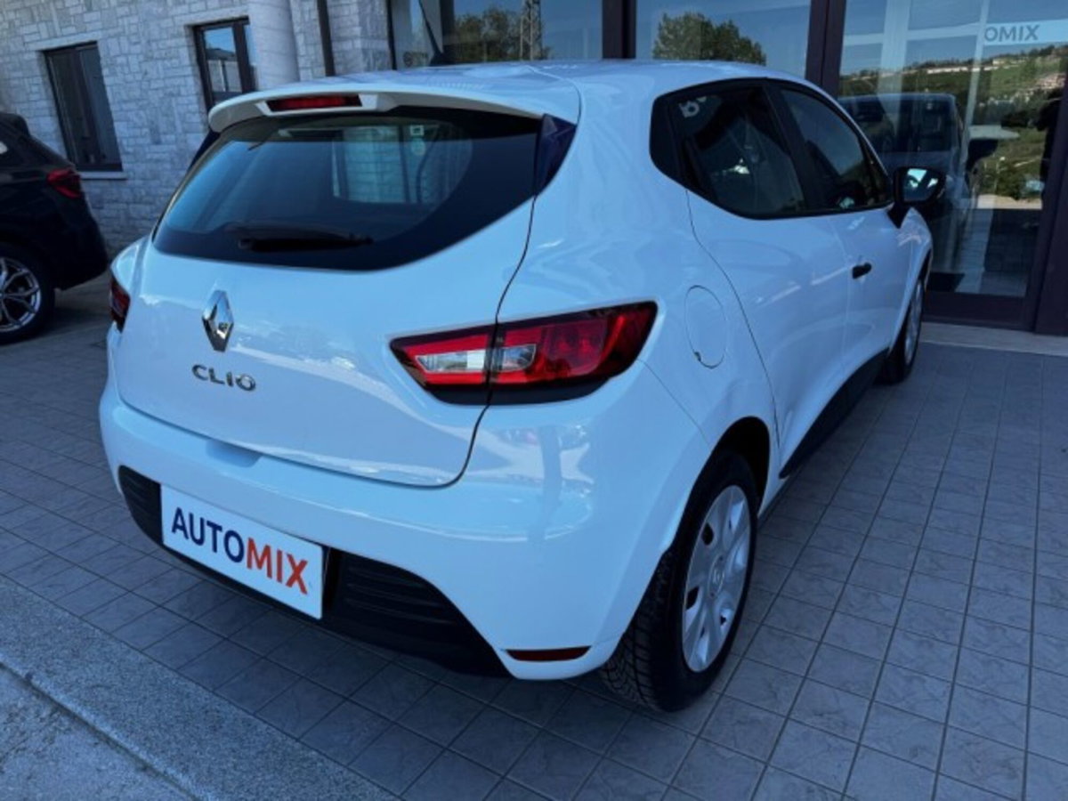 Renault Clio SporTour 1.5 dCi 75CV SporTour Dynamique Autocarro (11)