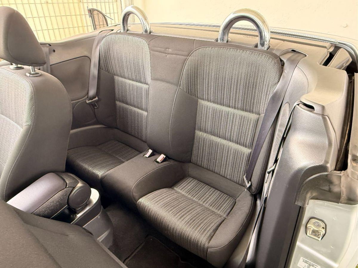 Peugeot 207 Cabrio 8V HDi 112CV CC Féline (12)