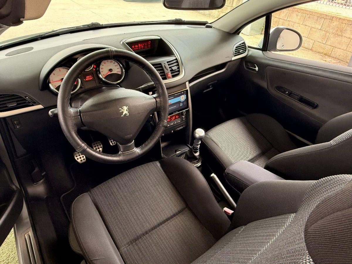 Peugeot 207 Cabrio 8V HDi 112CV CC Féline (8)