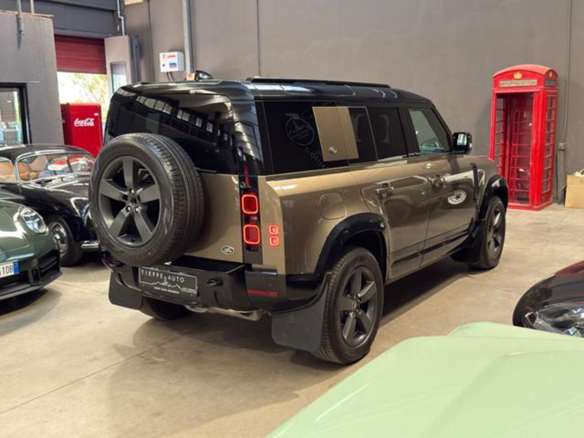 Land Rover Defender 110 3.0 l6 400 CV AWD Auto X-Dynamic S (4)