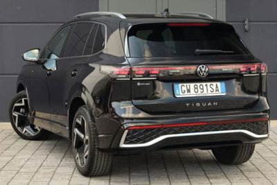 Volkswagen Tiguan Allspace 2.0 tdi R-Line 150cv dsg (4)