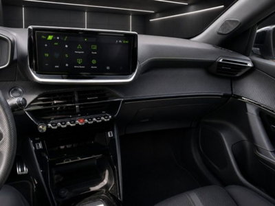 Peugeot 2008 PureTech 130 S&S EAT8 GT (6)