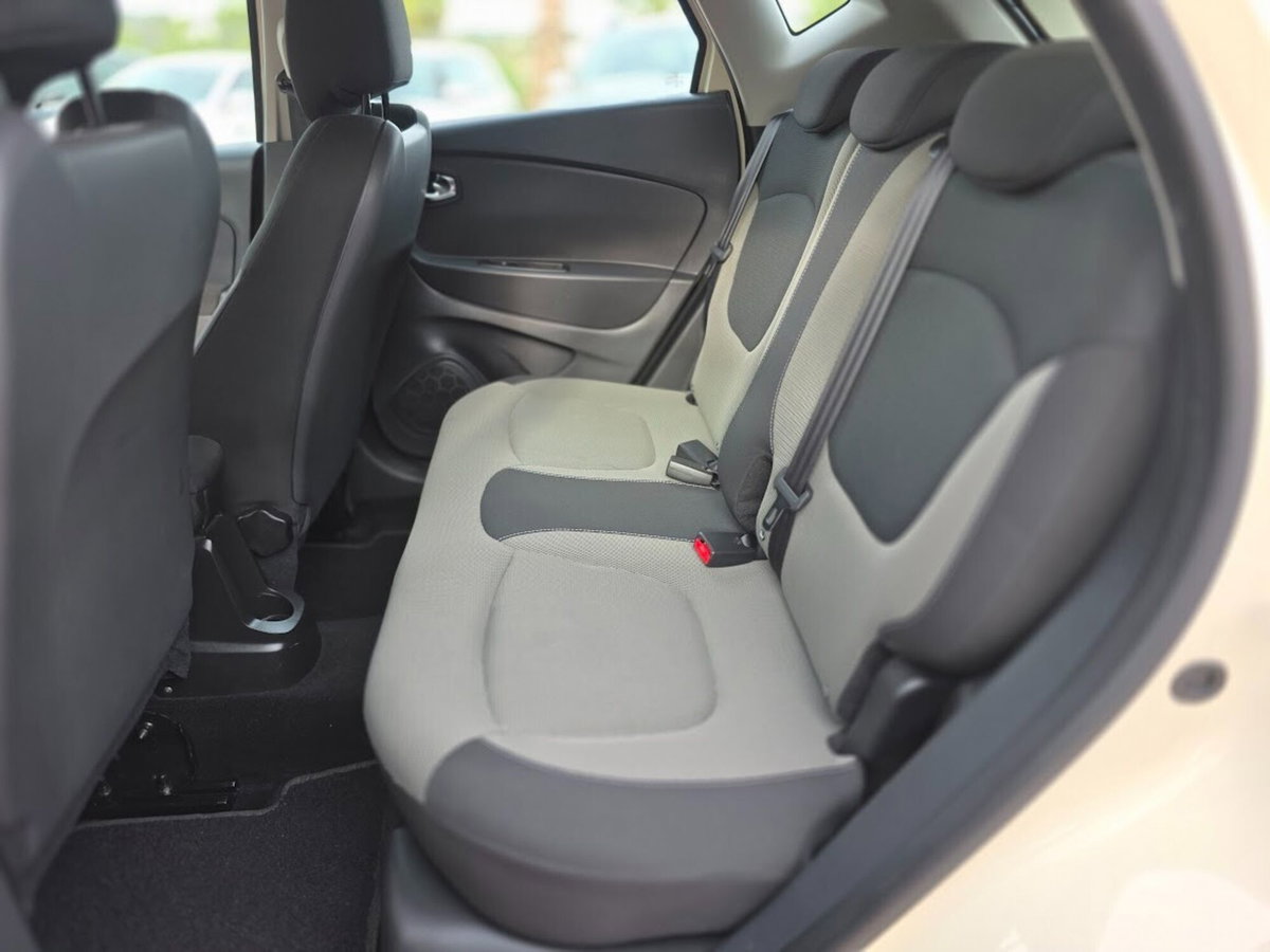 Renault Captur 1.5 dCi 8V 90 CV Start&Stop Live (15)