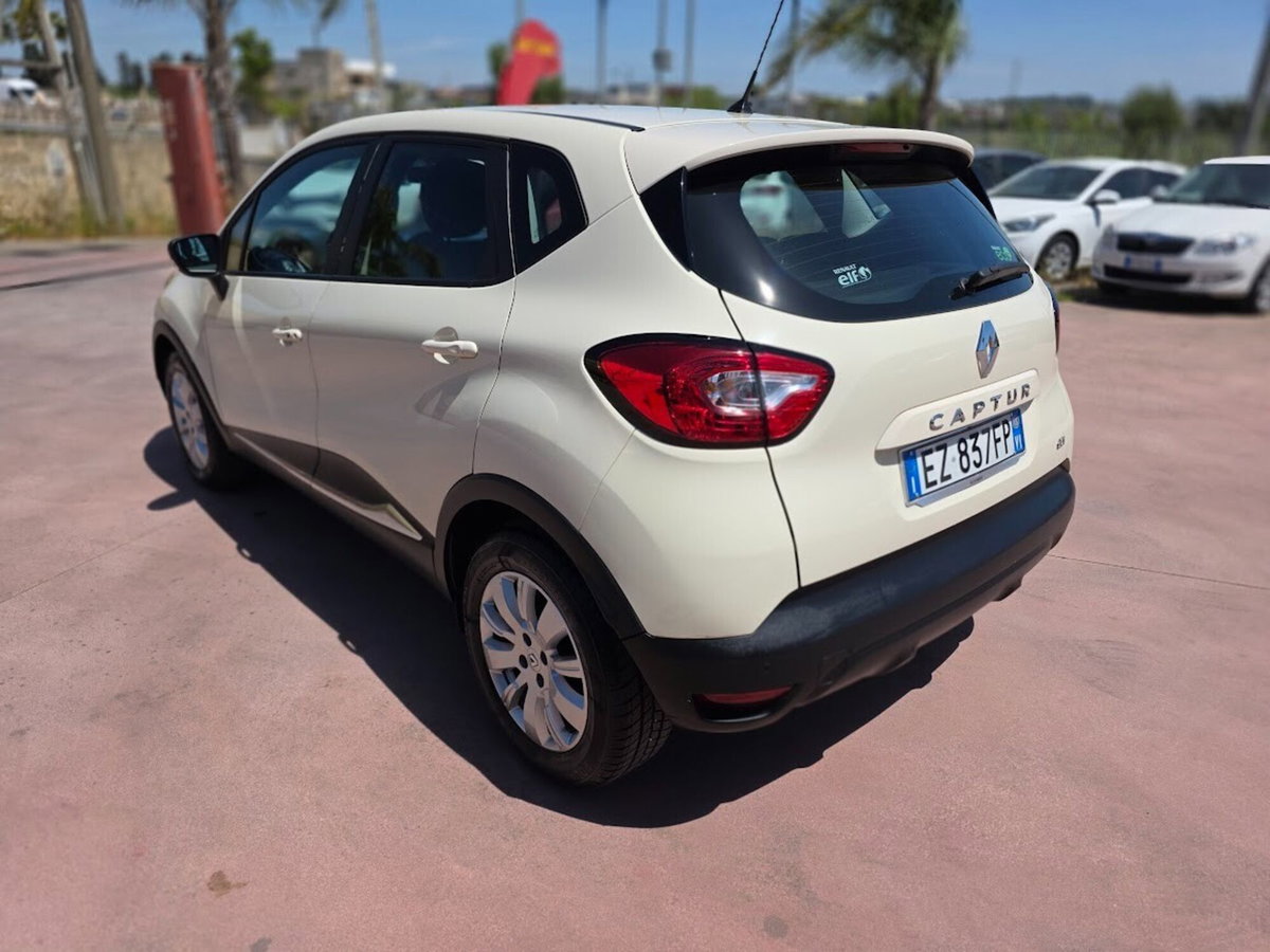 Renault Captur 1.5 dCi 8V 90 CV Start&Stop Live (8)