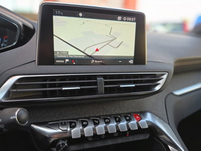 Peugeot 3008 BlueHDi 130 S&S EAT8 Allure Pack (10)