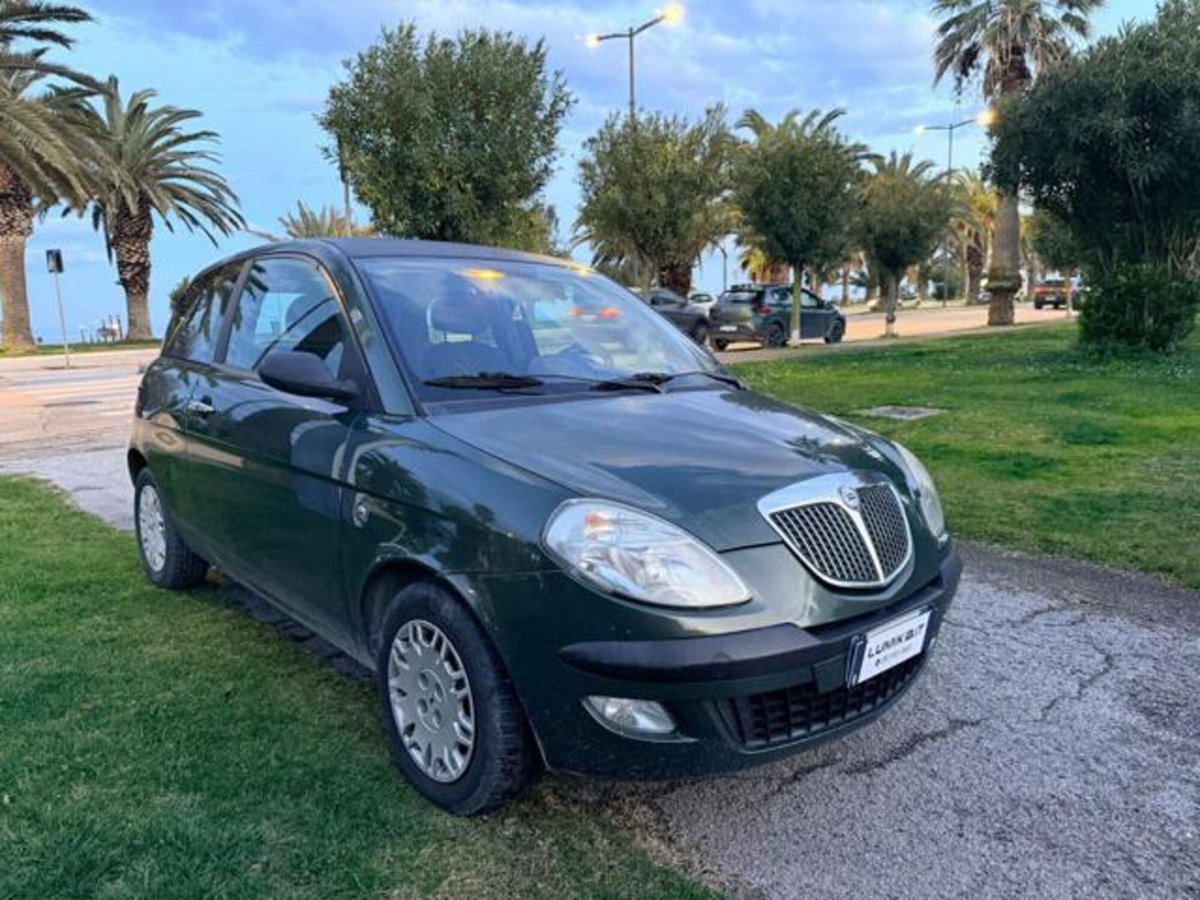 Lancia Ypsilon Multijet 16V Oro