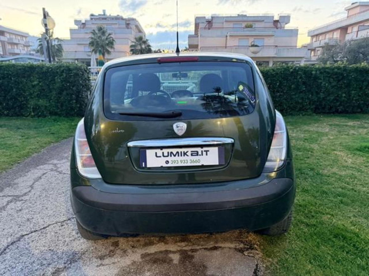 Lancia Ypsilon Multijet 16V Oro (6)