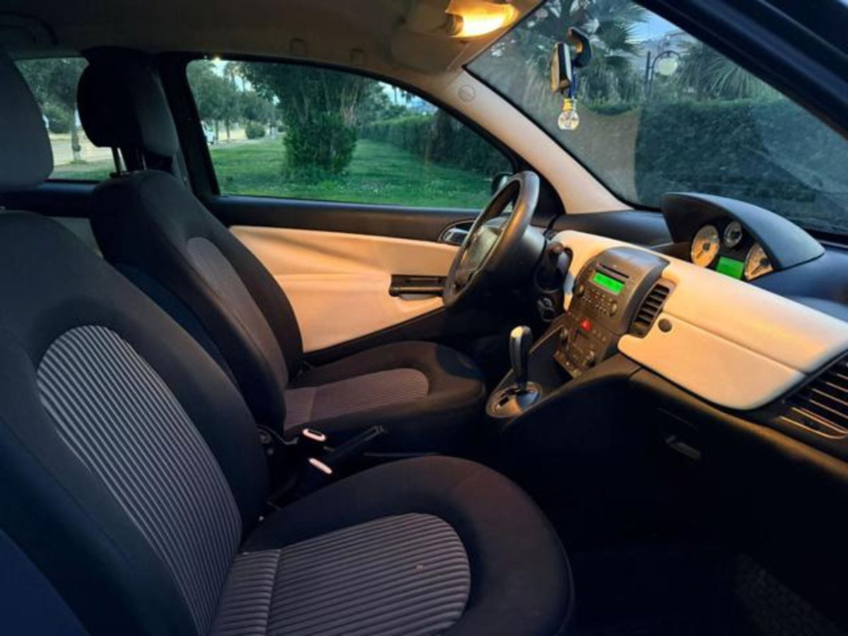 Lancia Ypsilon Multijet 16V Oro (9)