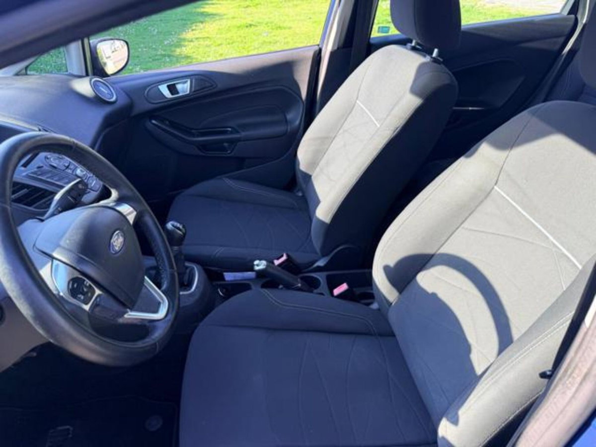 Ford Fiesta Plus 1.5 TDCi 75CV 5 porte (9)