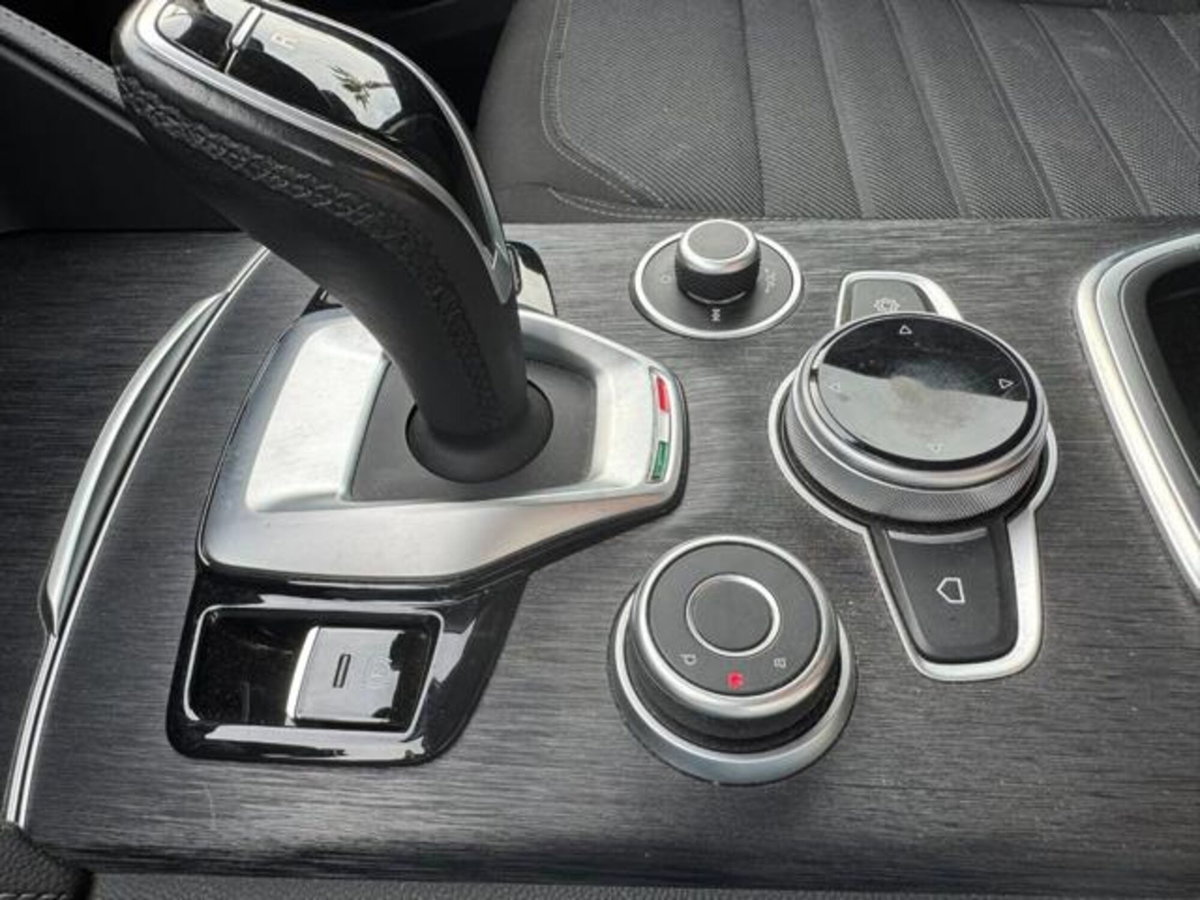 Alfa Romeo Stelvio Stelvio 2.2 Turbodiesel 190 CV AT8 Q4 Super Business (14)