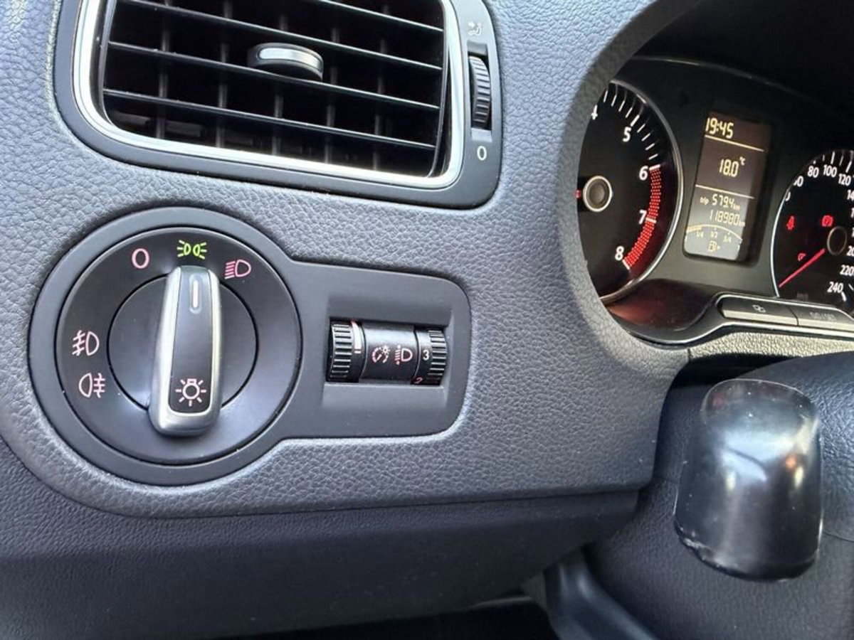 Volkswagen Polo 1.2 70 CV 5p. Comfortline (14)