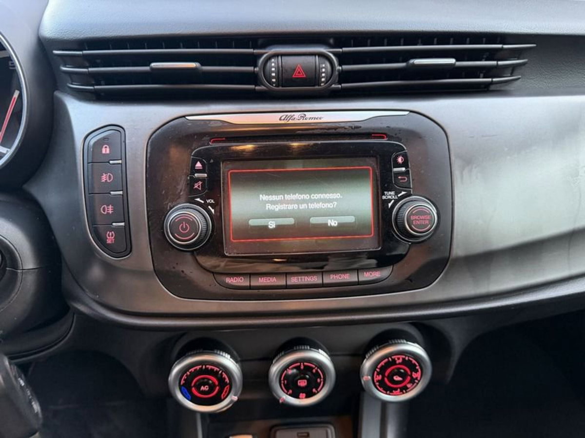 Alfa Romeo Giulietta 1.4 tb Progression 105cv E6 (12)