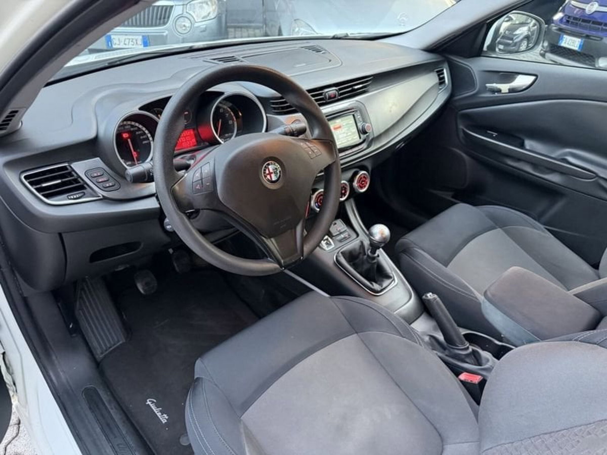 Alfa Romeo Giulietta 1.4 tb Progression 105cv E6 (2)