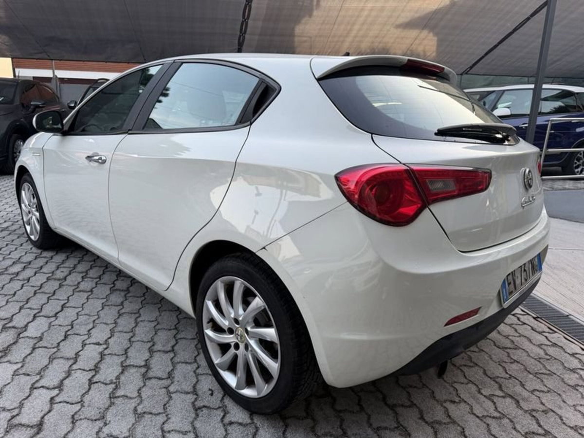Alfa Romeo Giulietta 1.4 tb Progression 105cv E6 (3)