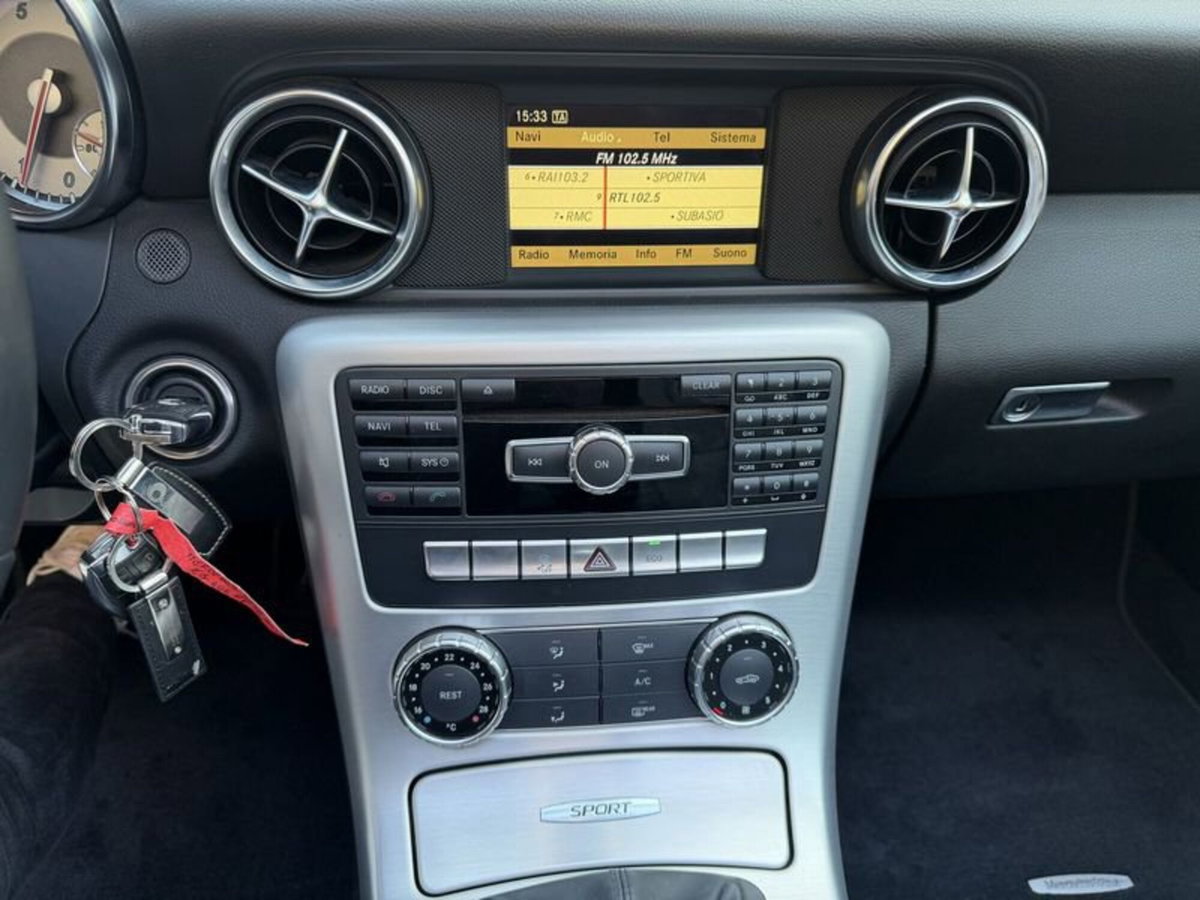 Mercedes-Benz SLK 200 CGI Sport (12)