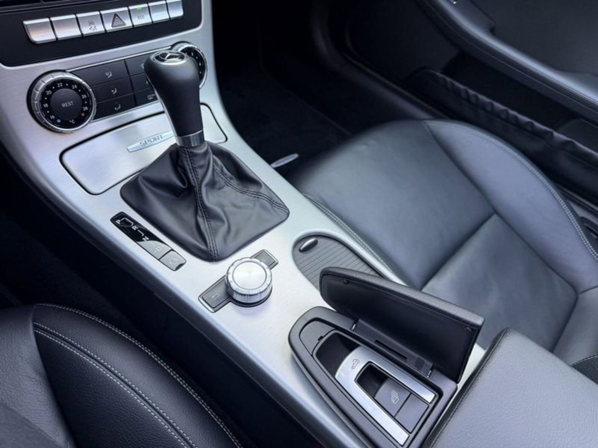 Mercedes-Benz SLK 200 CGI Sport (15)