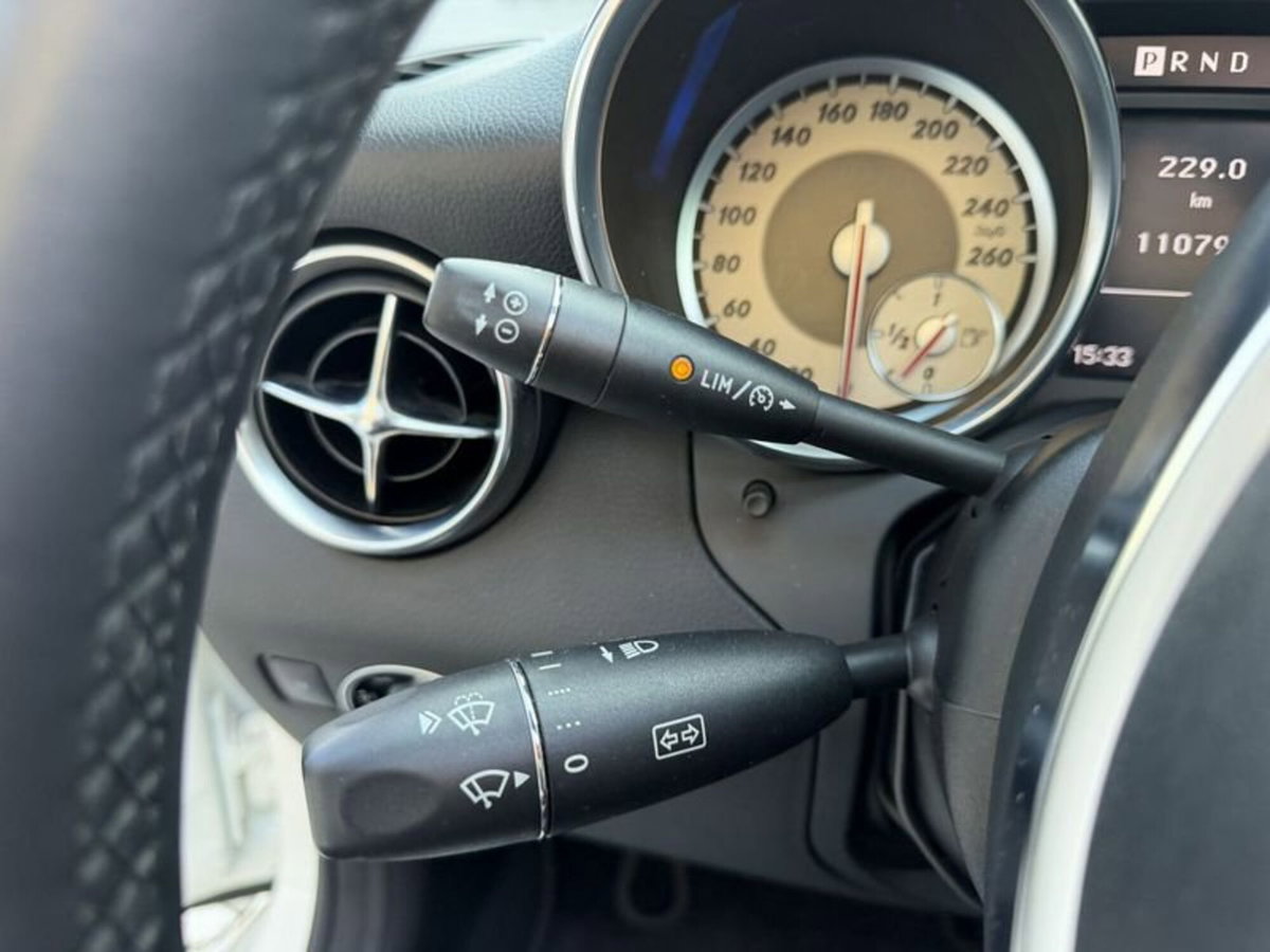 Mercedes-Benz SLK 200 CGI Sport (19)