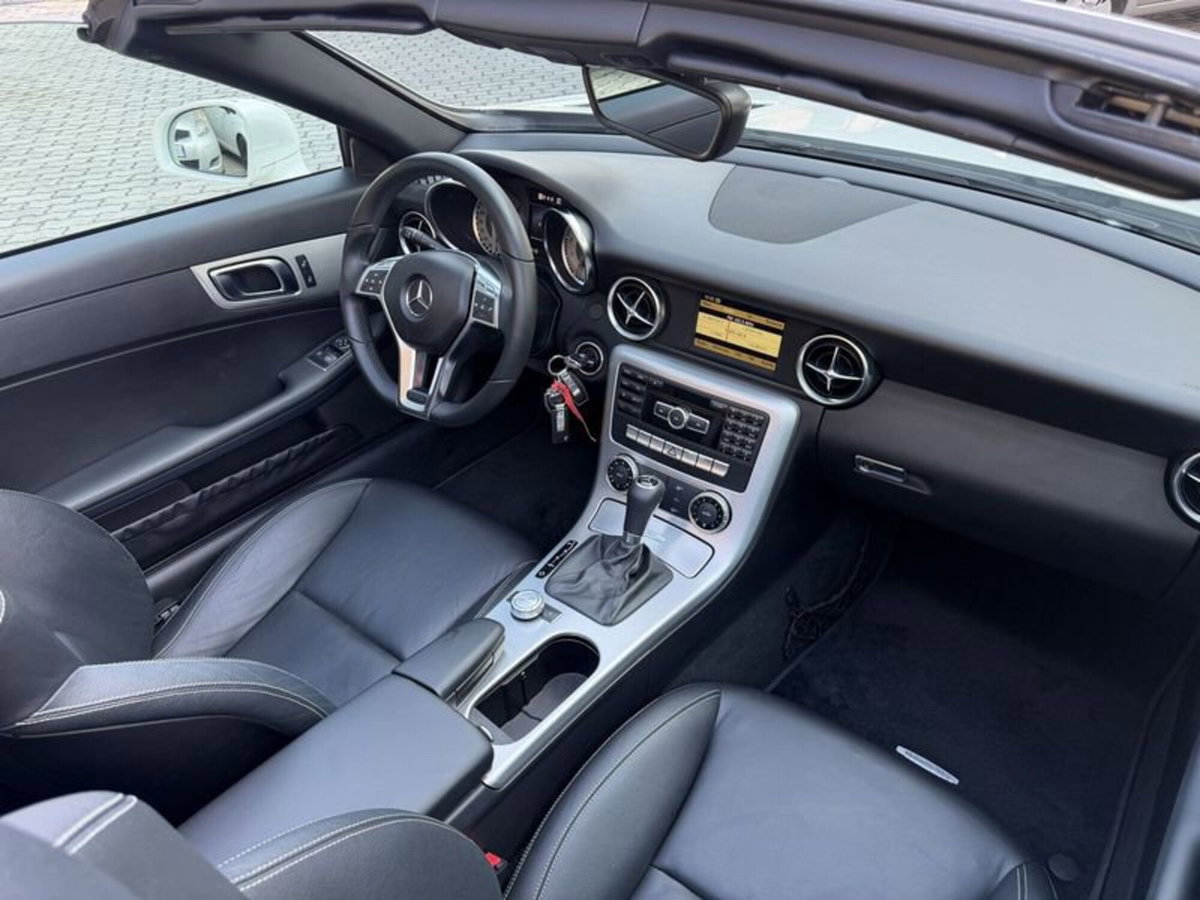 Mercedes-Benz SLK 200 CGI Sport (5)