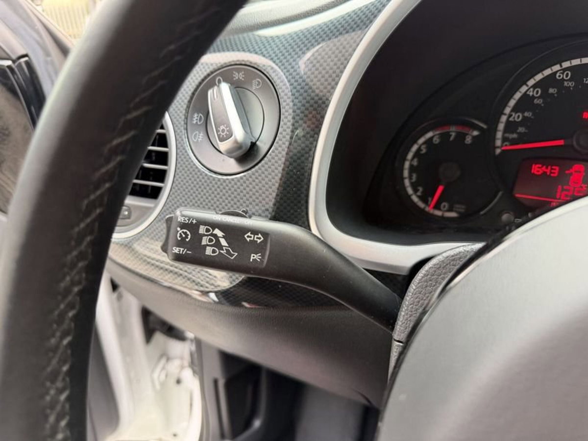 Volkswagen Maggiolino 1.4 TSI Sport (14)