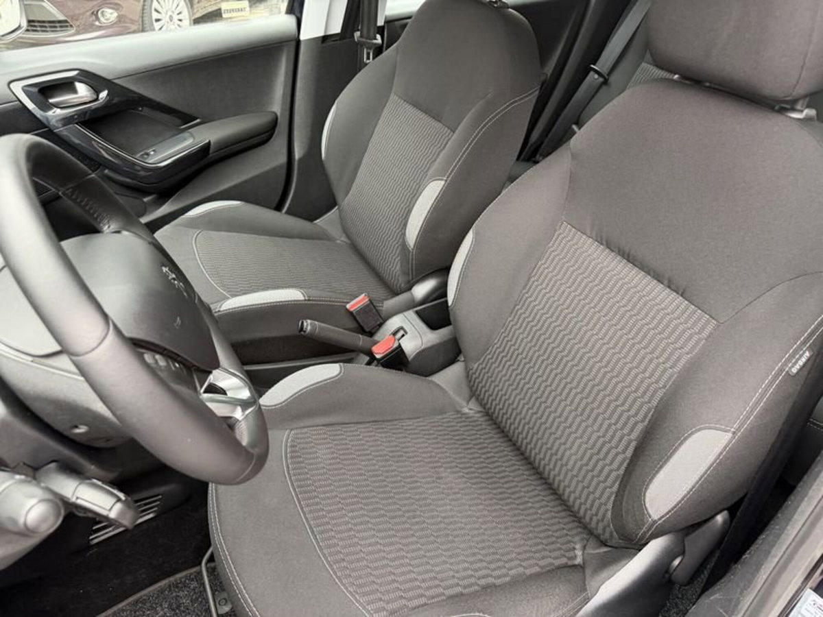 Peugeot 208 82 5 porte Allure (10)