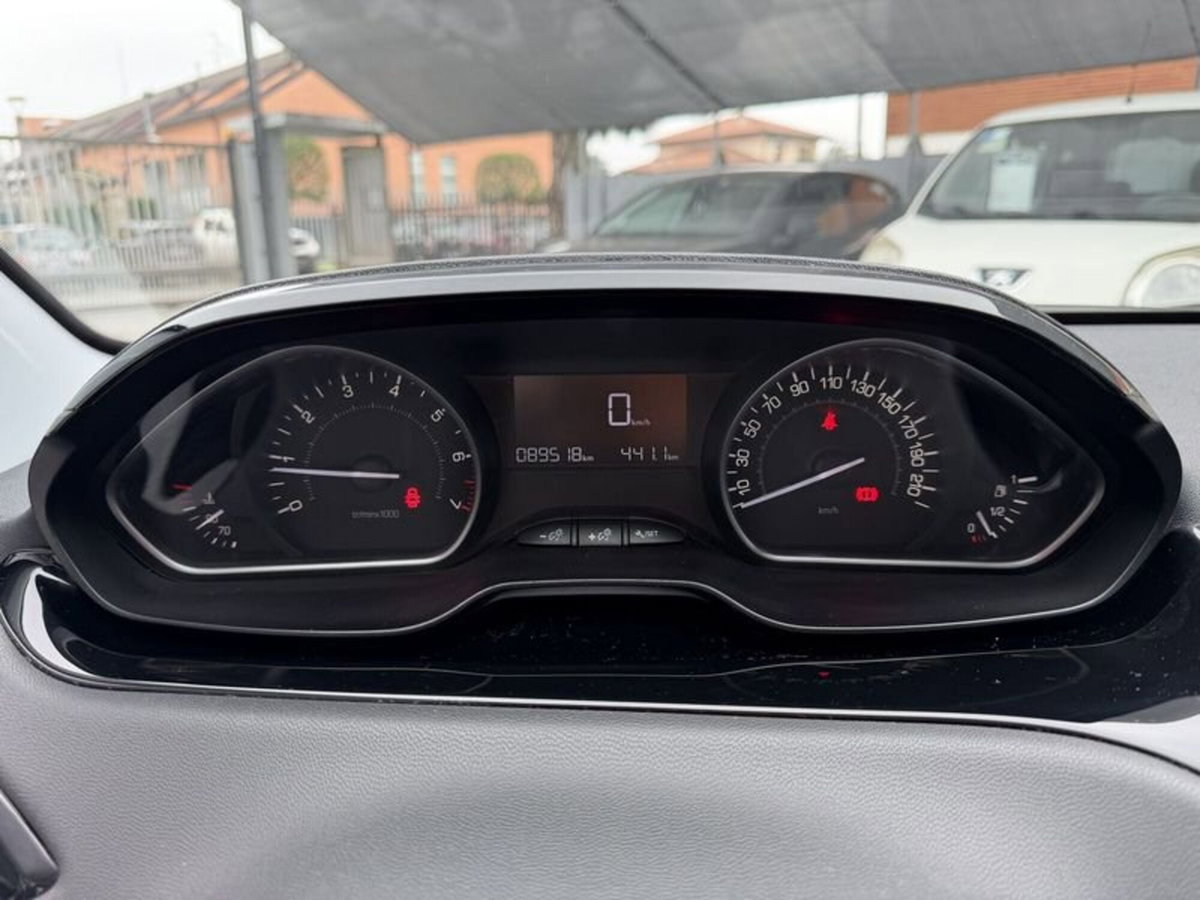 Peugeot 208 82 5 porte Allure (16)