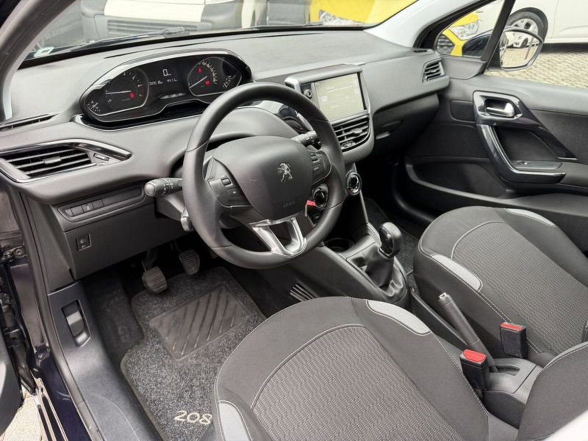 Peugeot 208 82 5 porte Allure (2)