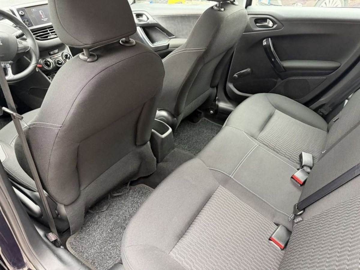 Peugeot 208 82 5 porte Allure (7)