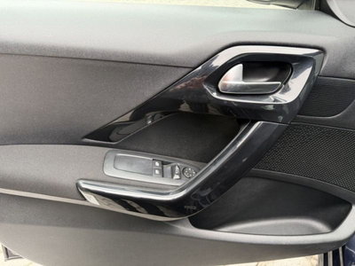 Peugeot 208 82 5 porte Allure (9)