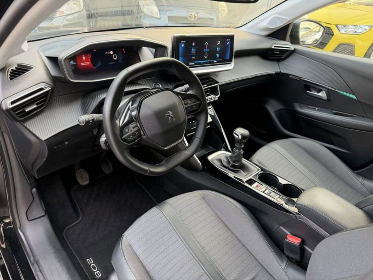 Peugeot 208 PureTech 100 Stop&Start 5 porte GT Line (2)