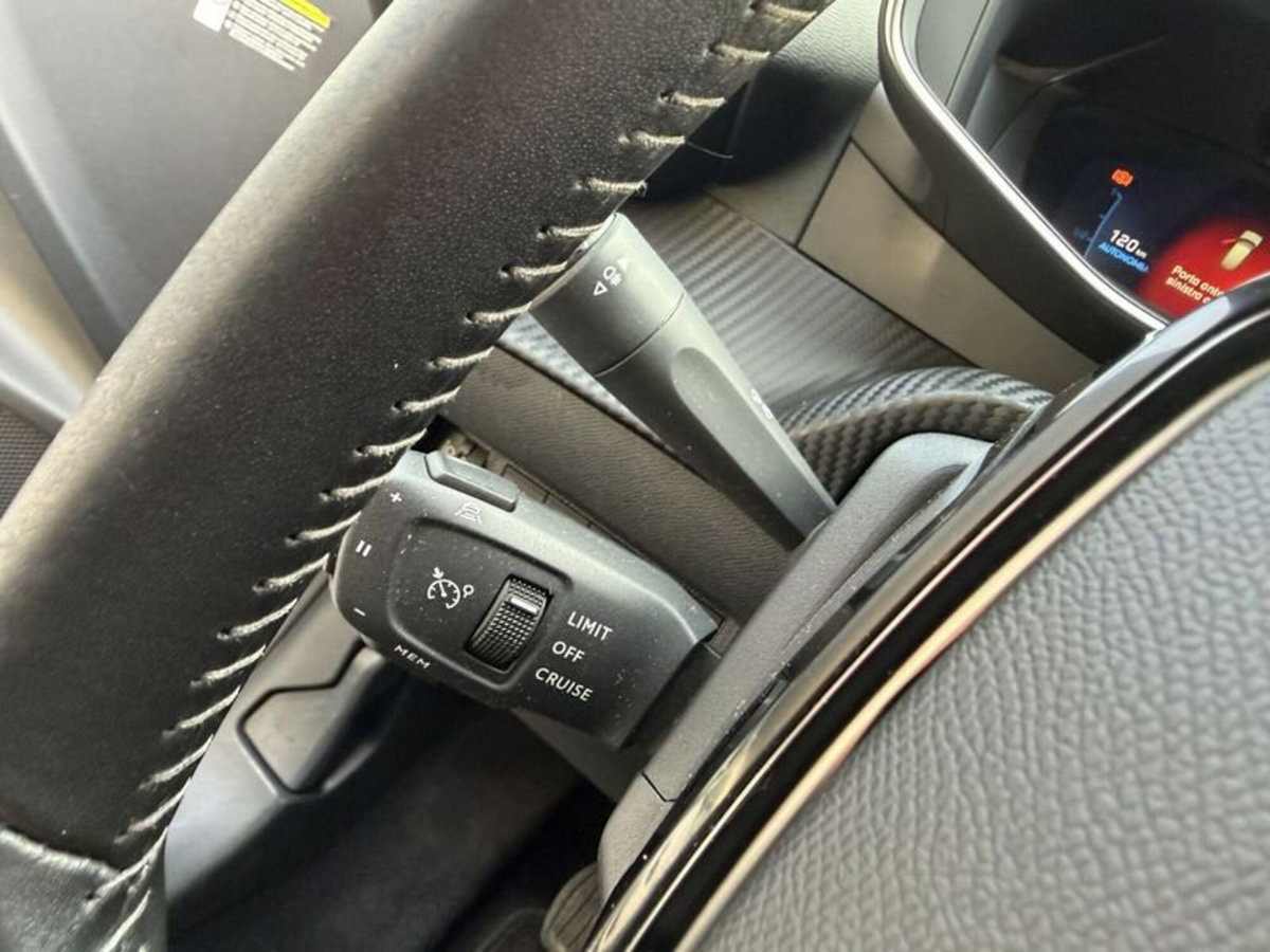 Peugeot 208 PureTech 100 Stop&Start 5 porte GT Line (20)