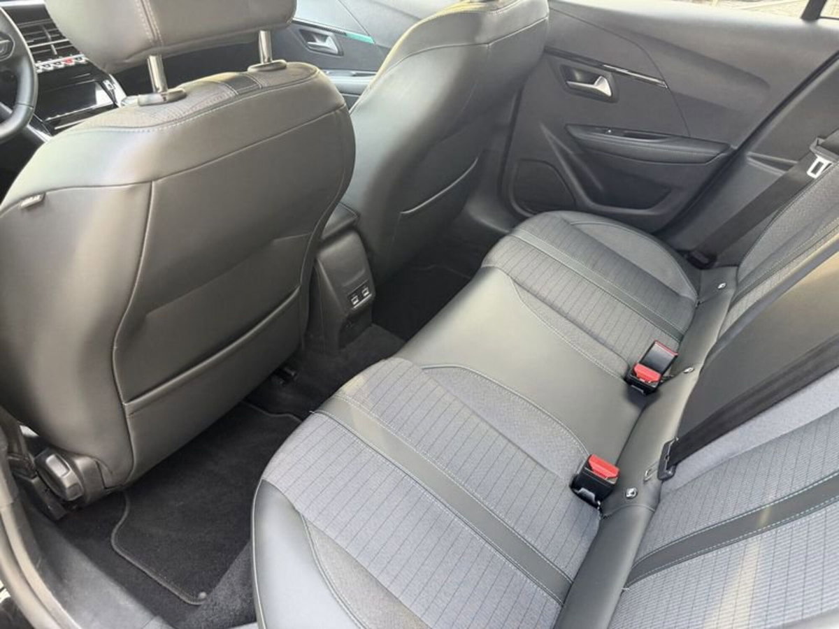 Peugeot 208 PureTech 100 Stop&Start 5 porte GT Line (7)