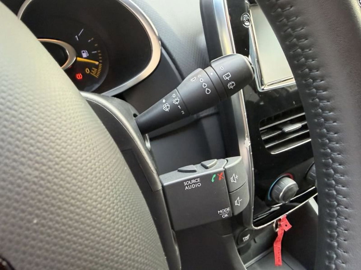 Renault Clio 1.2 75CV 5 porte Costume National (16)