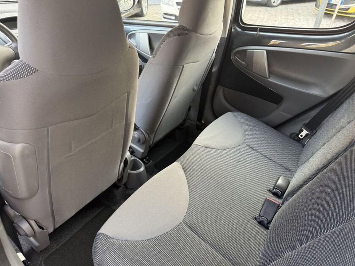 Peugeot 107 68CV 5p. Urban Move (7)