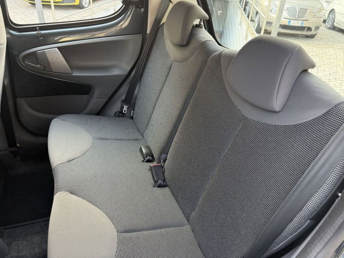 Peugeot 107 68CV 5p. Urban Move (8)