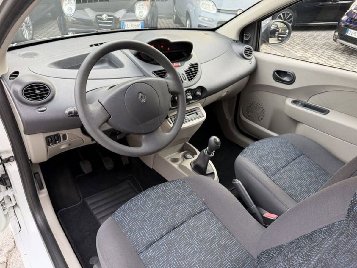 Renault Twingo 1.2 8V Dynamique (2)