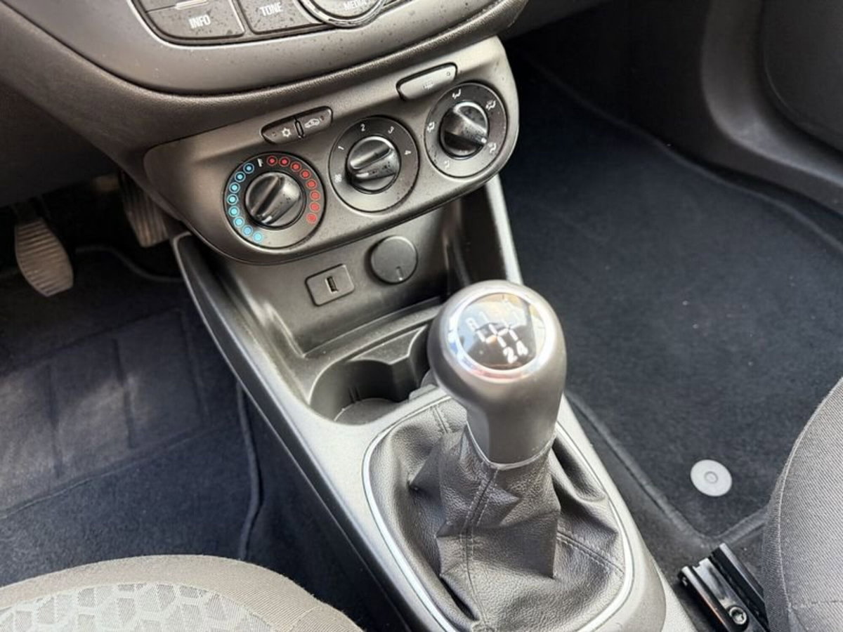 Opel Corsa Coupé 1.2 n-Joy (13)
