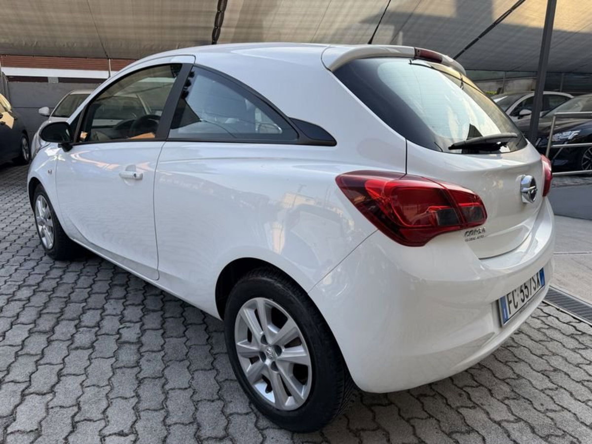 Opel Corsa Coupé 1.2 n-Joy (3)