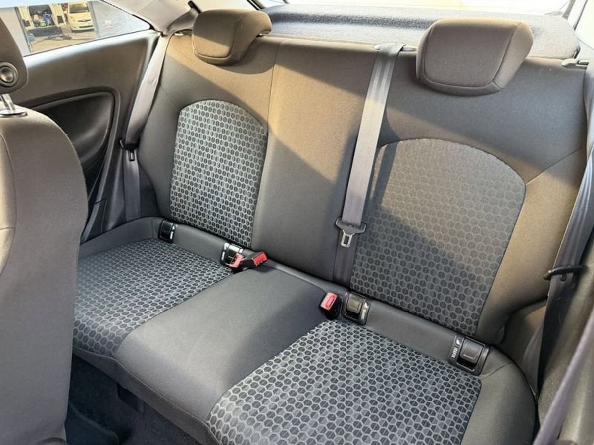 Opel Corsa Coupé 1.2 n-Joy (7)
