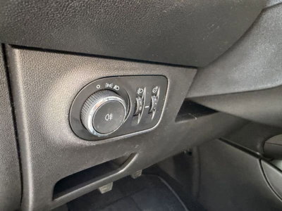 Opel Corsa Coupé 1.2 n-Joy (9)