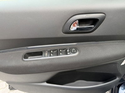Peugeot 3008 1.6 VTi 120CV Access (9)