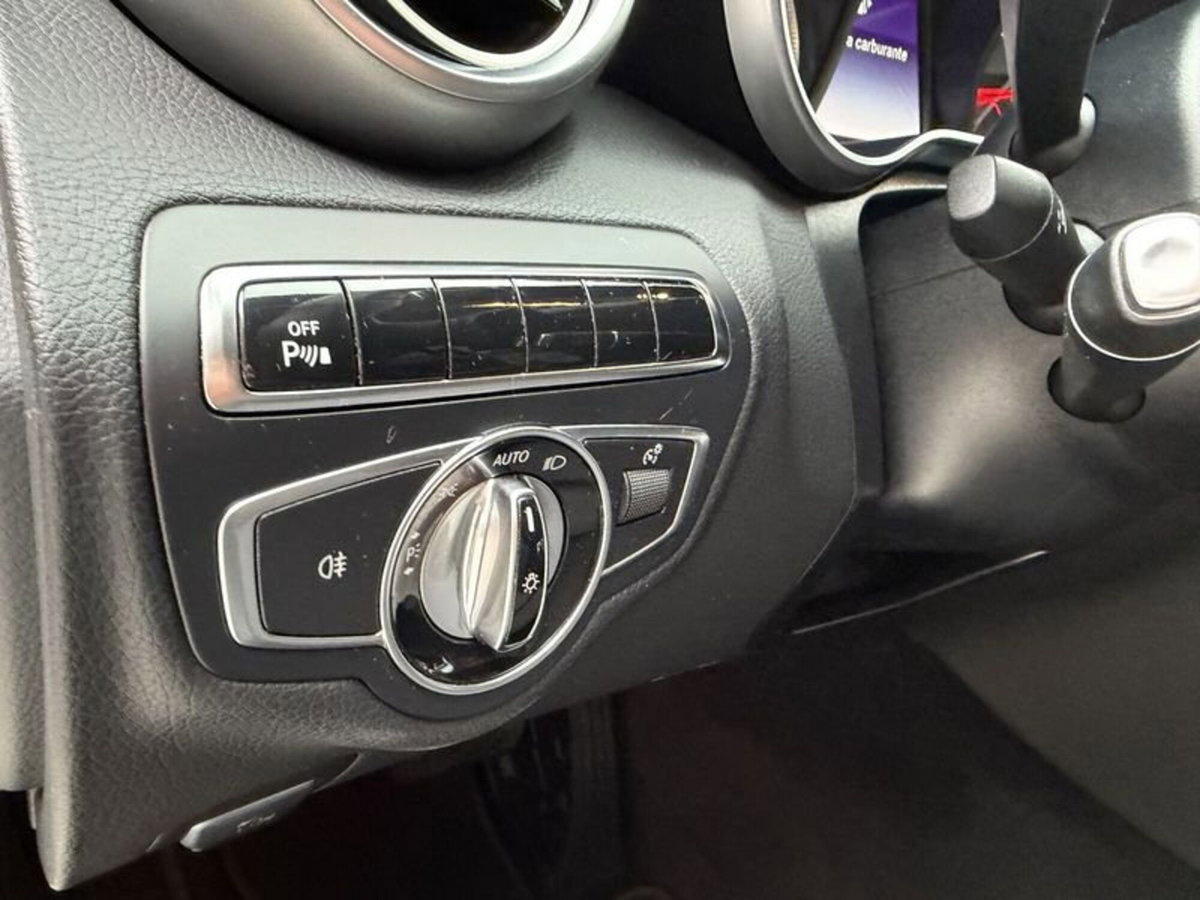 Mercedes-Benz Classe A 250 Premium (11)