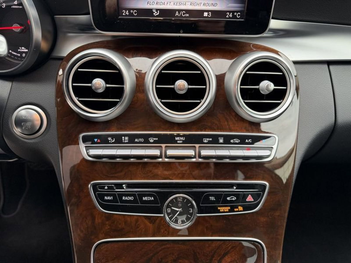 Mercedes-Benz Classe A 250 Premium (12)