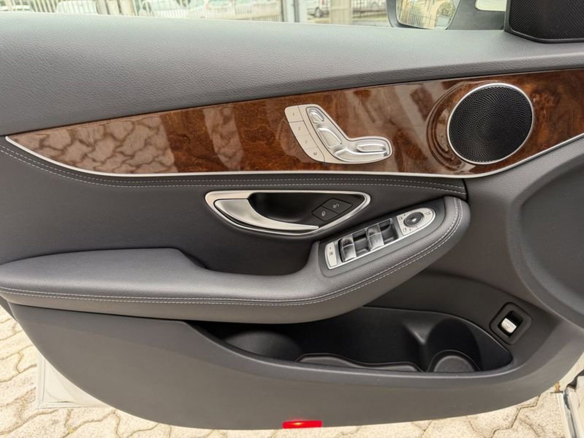 Mercedes-Benz Classe A 250 Premium (9)