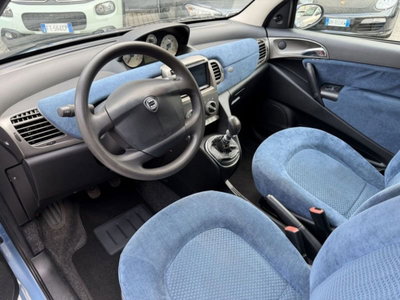 Lancia Ypsilon 1.2 (2)
