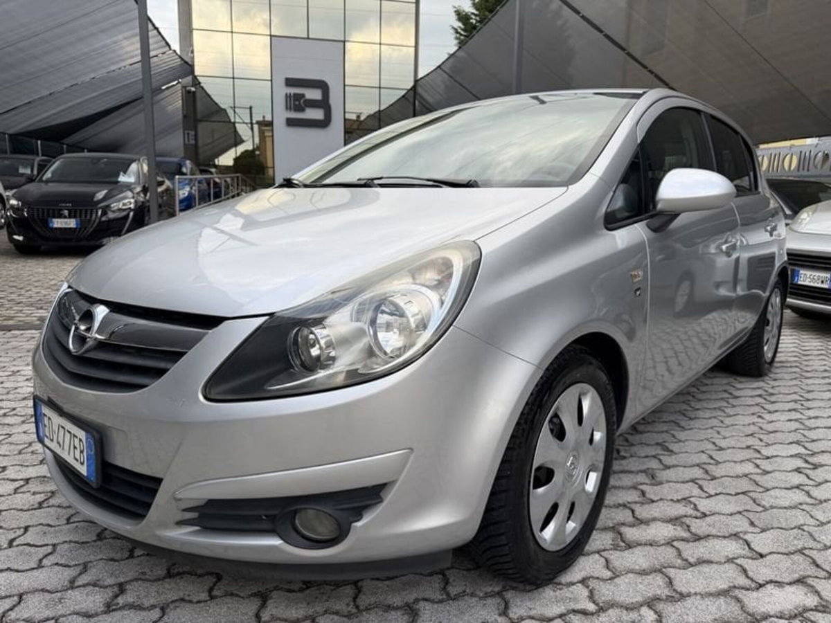 Opel Corsa 1.2 5 porte Cosmo