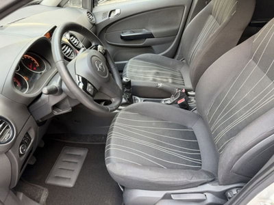 Opel Corsa 1.2 5 porte Cosmo (5)