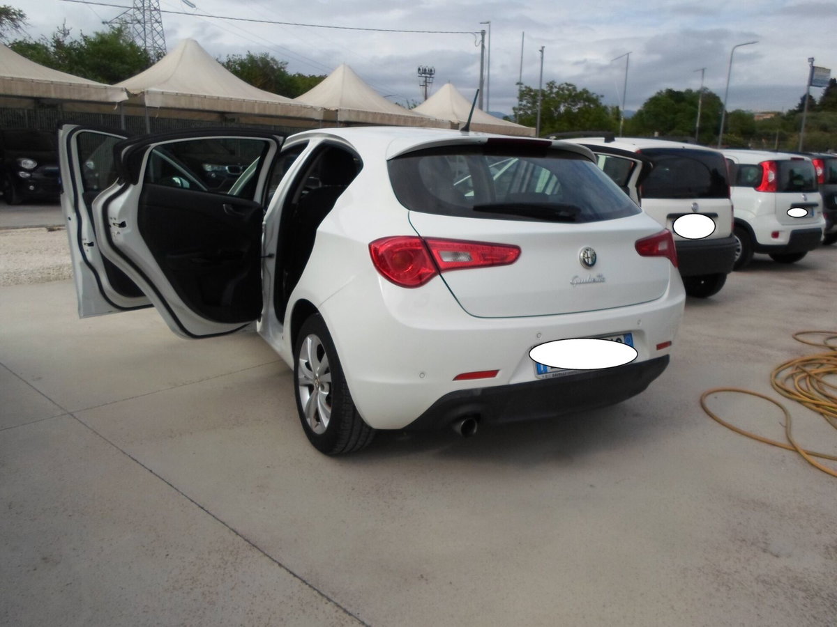 Alfa Romeo Giulietta 1.4 Turbo Distinctive Gpl 120cv E6 (12)