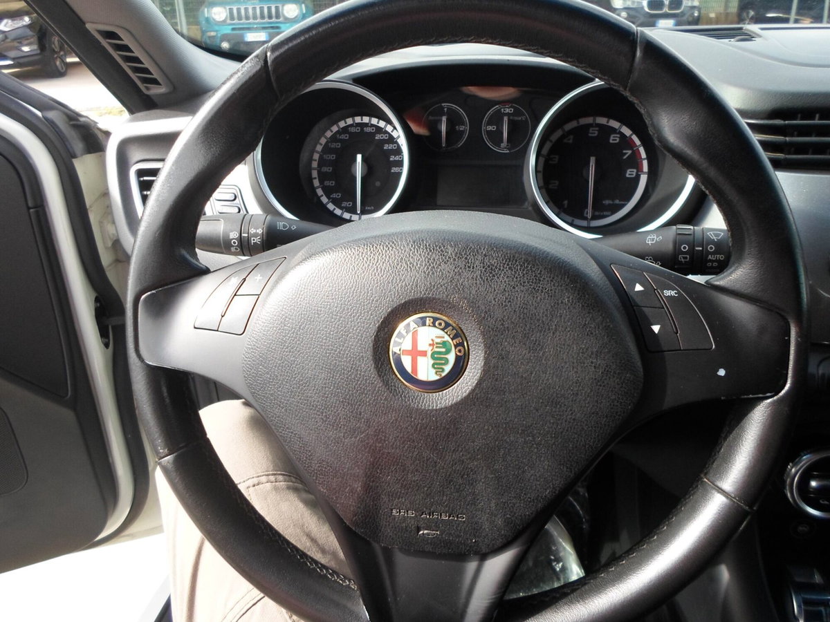 Alfa Romeo Giulietta 1.4 Turbo Distinctive Gpl 120cv E6 (19)