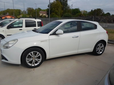 Alfa Romeo Giulietta 1.4 Turbo Distinctive Gpl 120cv E6 (2)